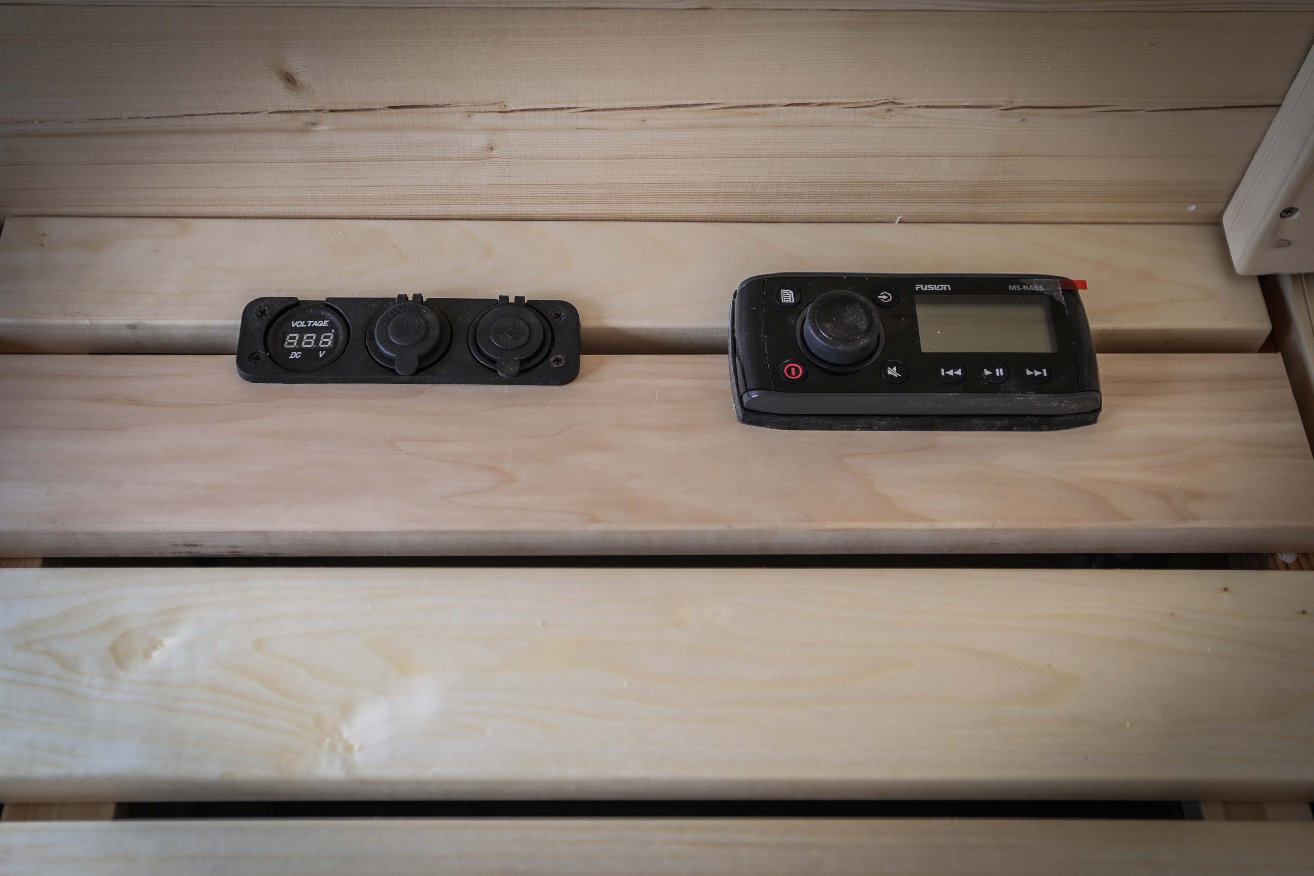 Stereo and USB socket