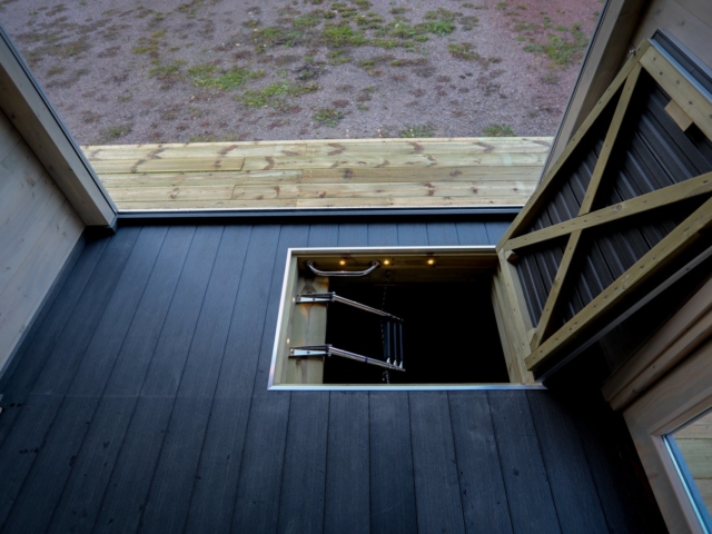 Bath hatch in a sauna raft – Marinbastun