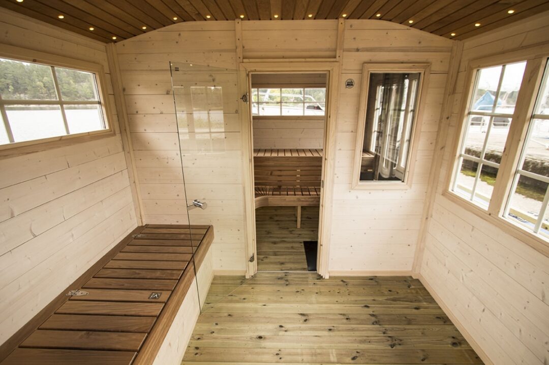 Sauna raft Alice to Ljusterö – Marinbastun Sauna raft Alice to Ljusterö – Marinbastun