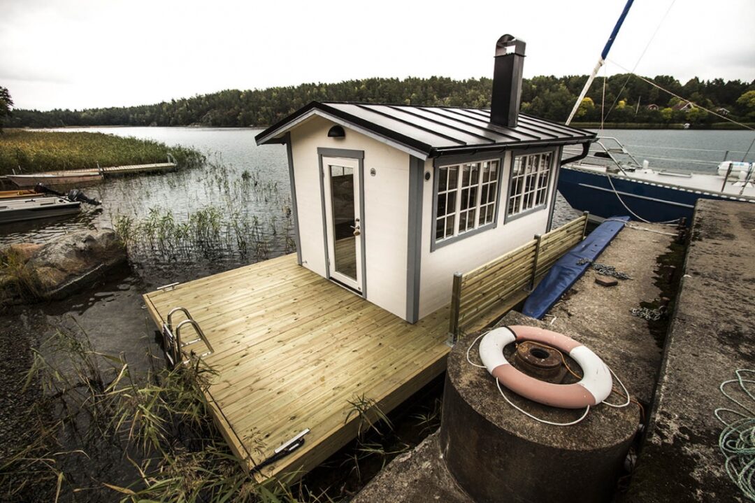 Sauna raft Alice to Ljusterö – Marinbastun Sauna raft Alice to Ljusterö – Marinbastun