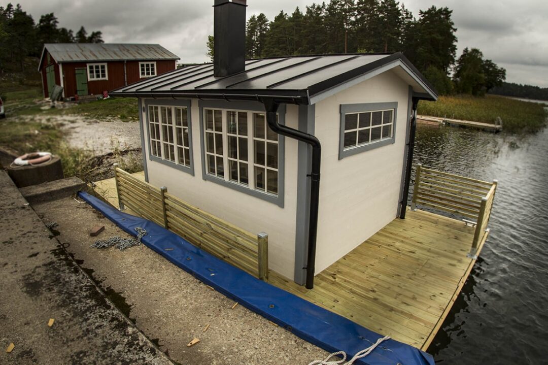 Sauna raft Alice to Ljusterö – Marinbastun Sauna raft Alice to Ljusterö – Marinbastun