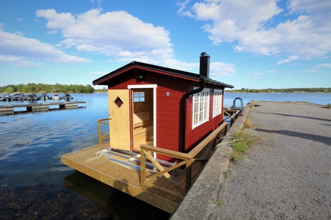 Bastuflåte levert til Gryt – Marinbastuen