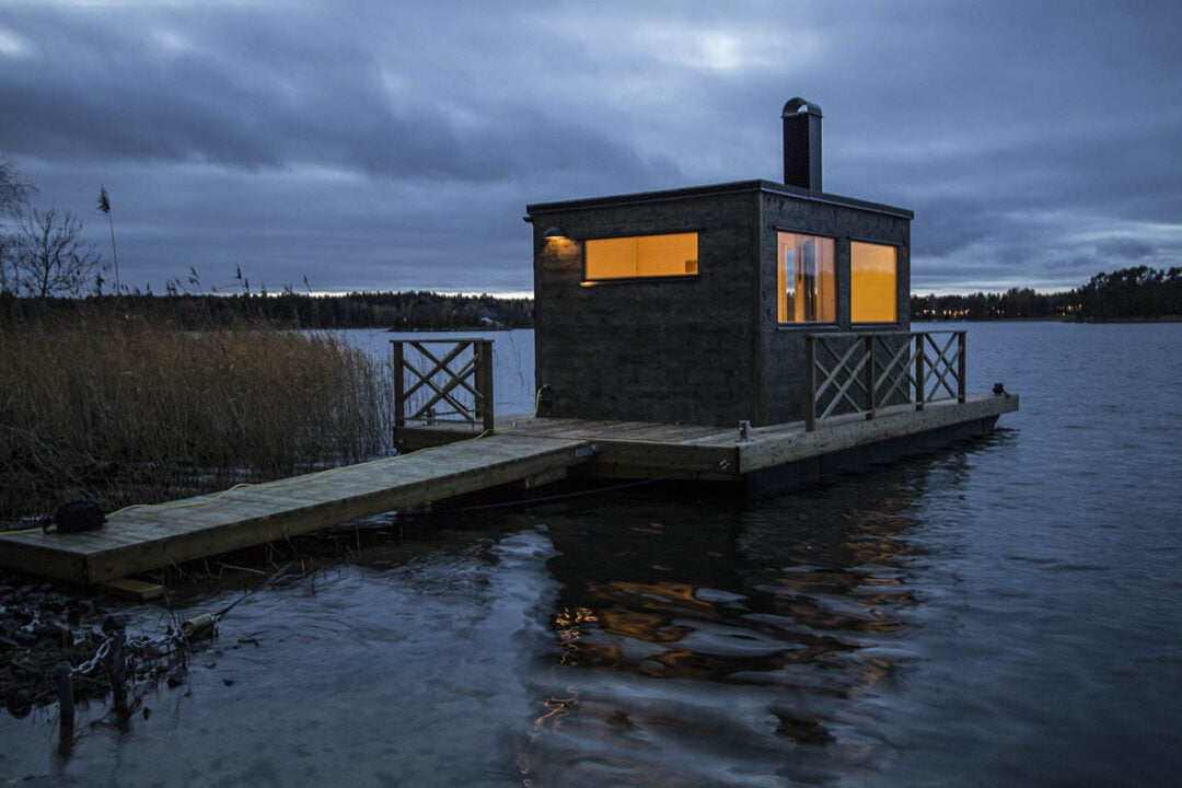 Levering av en fin badstuebåt Frank til Värmdö