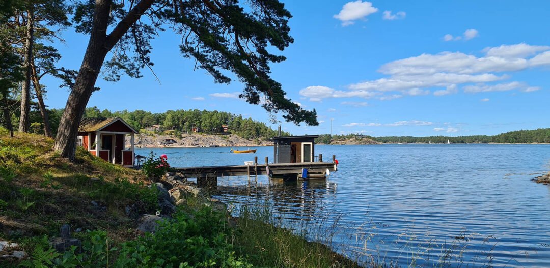 Saunaflotte in der Stockholmer Schärenlandschaft, Stavsnäs Saunaflotte in der Stockholmer Schärenlandschaft, Stavsnäs