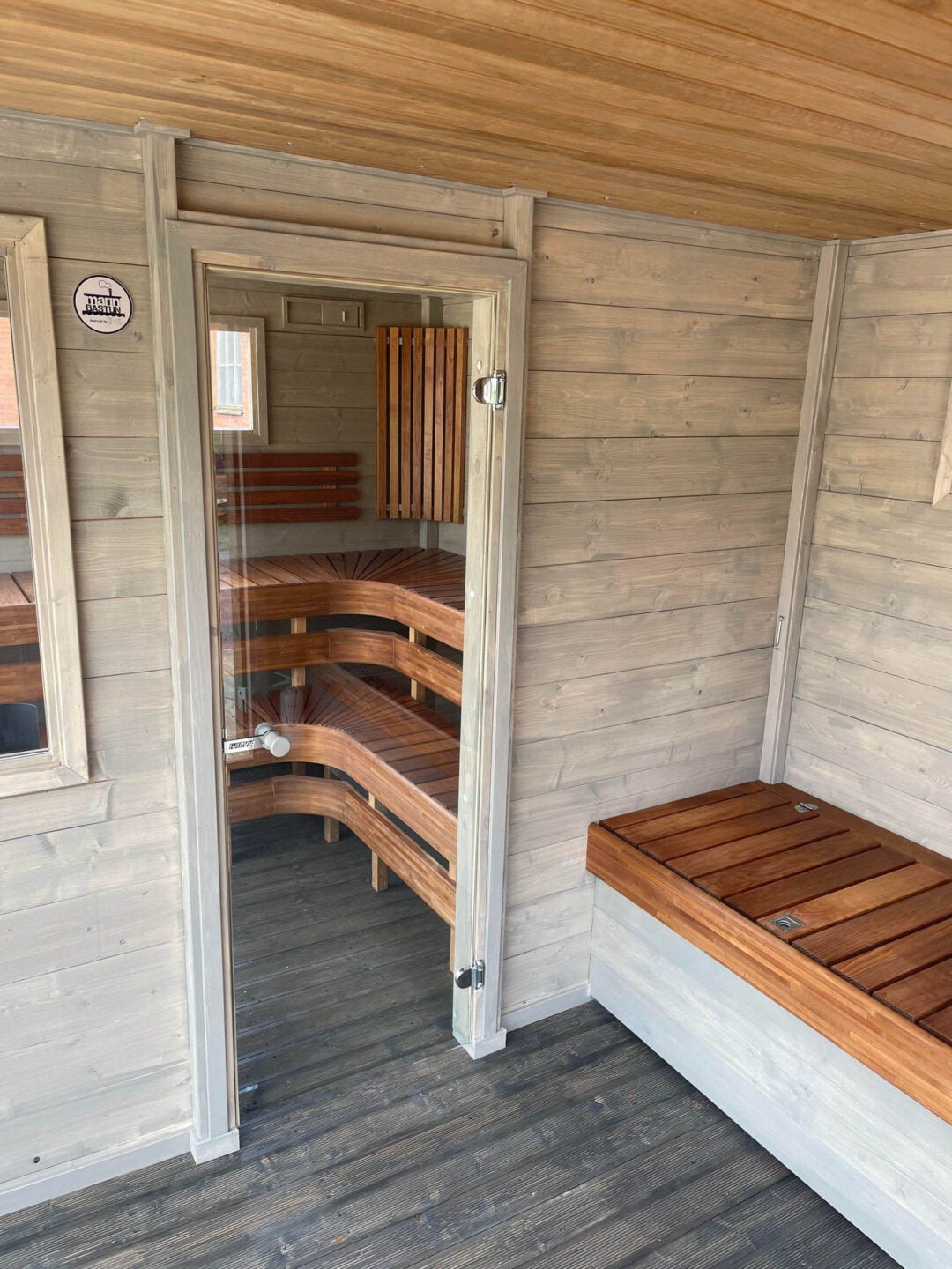 Sauna-Floß „Frank XL“ von Marinbastun