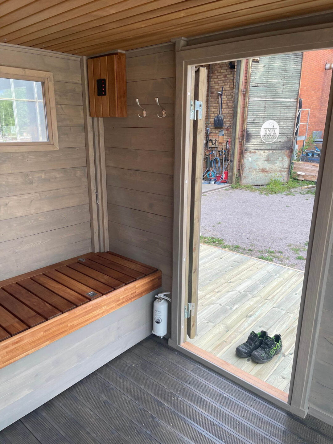 Sauna-Floß „Frank XL“ von Marinbastun