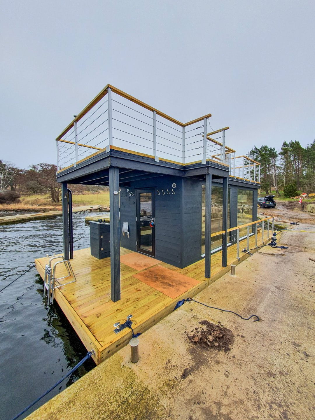 Saunaflåte med helglassfront og takterrasse
