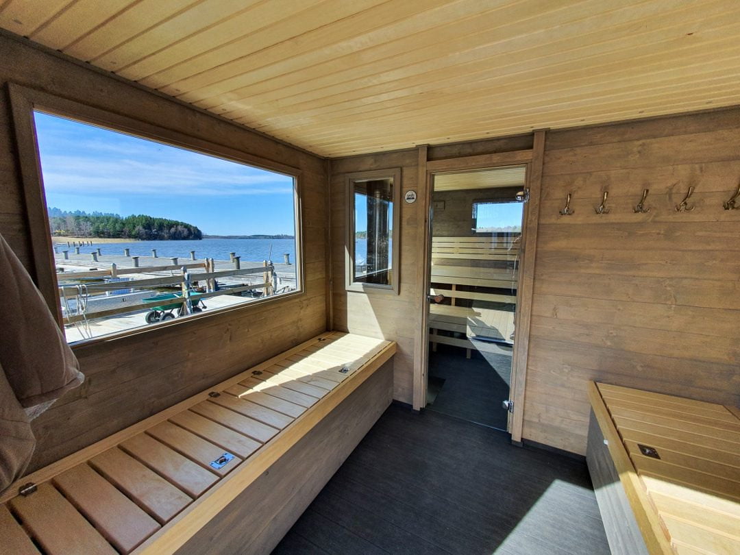 Interieur der Saunafloßes
