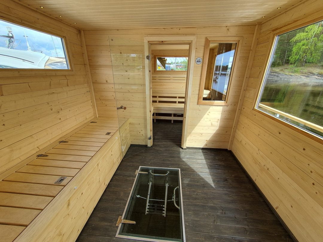 Saunaflåte med badeluke i forrommet