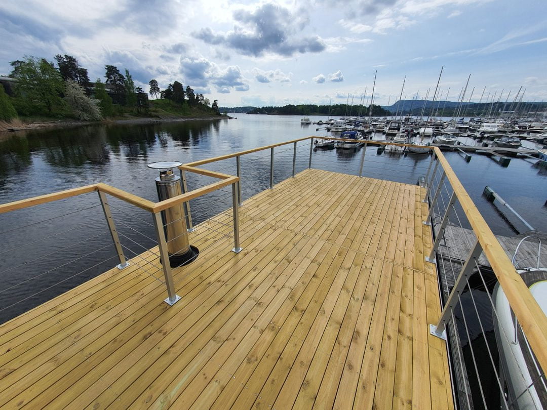 Tak terrasse på bastuflåte