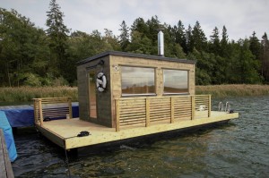 Leverans av bastuflotte till Stora Vika - Marinbastun